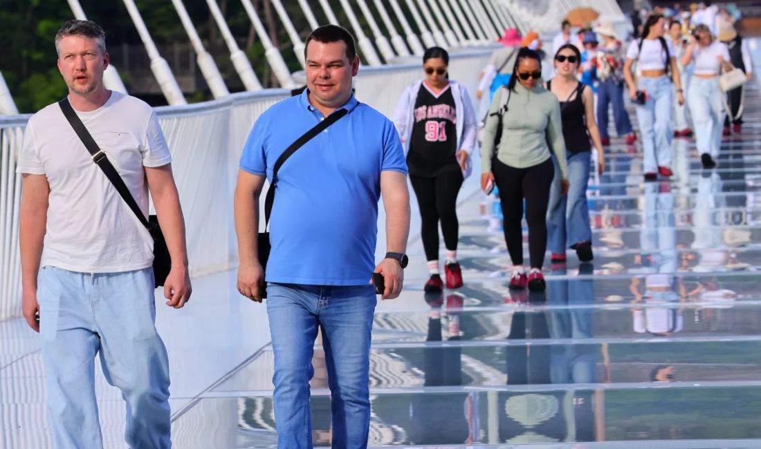 CGTN, Çin'de yaşanan seyahat patlamasını irdeleyen bir makale yayımladı.