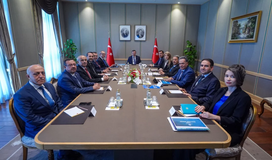 Cumhurbaşkanı Yardımcısı Cevdet Yılmaz, Malatya Büyükşehir Belediye Başkanı Sami Er