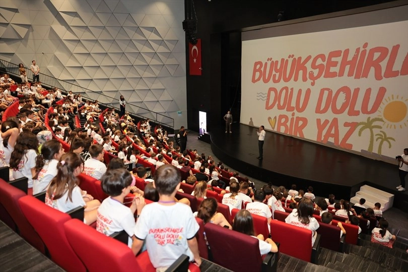 Denizli Büyükşehir Belediyesi, yaz boyunca çocuklar, gençler ve tüm vatandaşlar