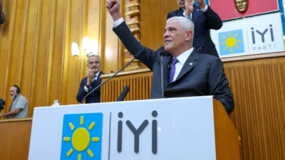 İYİ Parti Genel Başkanı Müsavat Dervişoğlu, hükümetin ekonomi politikalarını sert