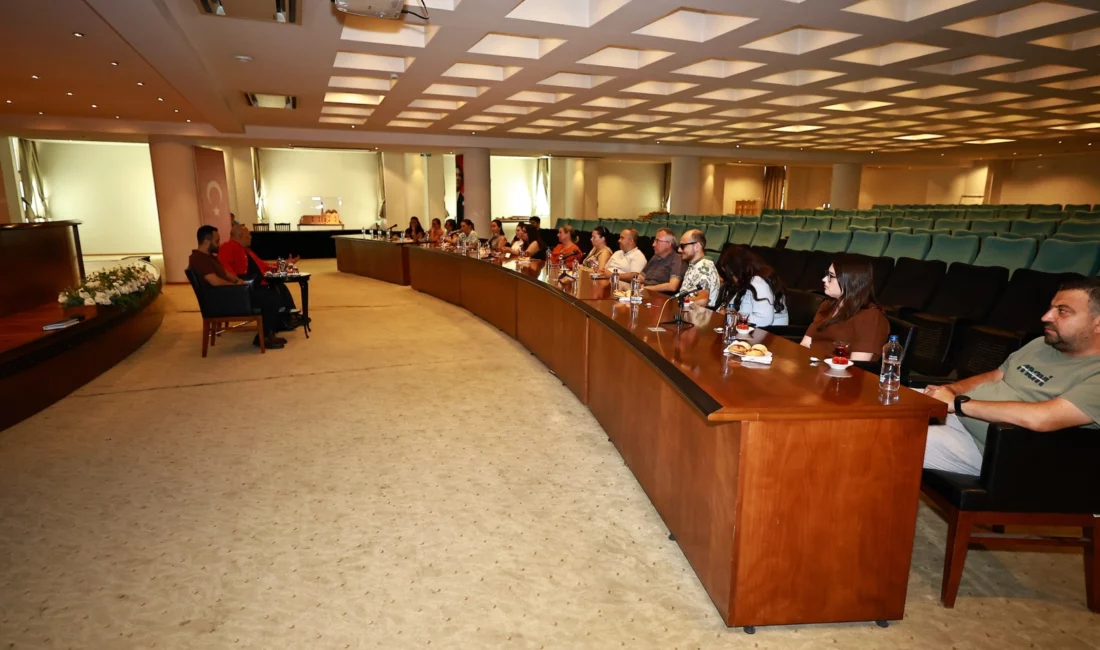 İzmir'de Efes Selçuk Belediyesi, personeline yönelik düzenlediği eğitim programında engelli
