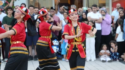 Bursa'da İnegöl Belediyesi’nin düzenlediği 39. Uluslararası Kültür Sanat Festivali, dış