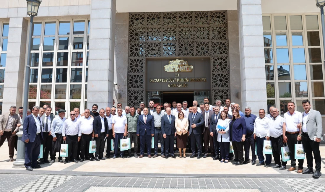 Gaziantep Büyükşehir Belediye Başkanı Fatma Şahin, Şehitkamil ilçesinde görev yapan