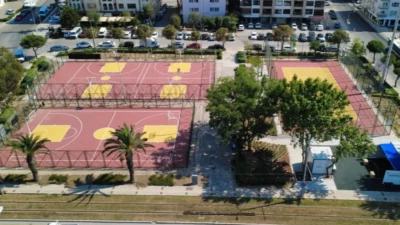 İzmir Büyükşehir Belediyesi’nin Türkiye’de ilk defa hayata geçirdiği spor istasyonlarının