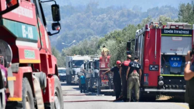 İzmir’de etkisini artıran sıcak hava ve kuvvetli rüzgâr yangın riskini