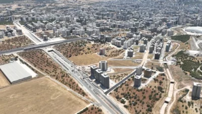 Kent genelinde ulaşım yatırımlarını sürdüren Şanlıurfa Büyükşehir Belediyesi, Karaköprü Batıkent