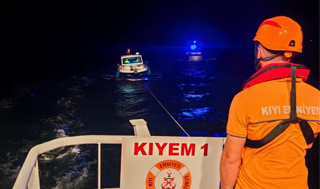 Çanakkale Kilitbahir önlerinde içinde 9 kişinin bulunduğu tekne, Kıyı Emniyeti