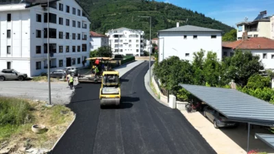 Kocaeli Büyükşehir Belediyesi, Karamürsel ilçesi Tepeköy Mahallesi’nde bulunan Karamürsel Caddesi’nde