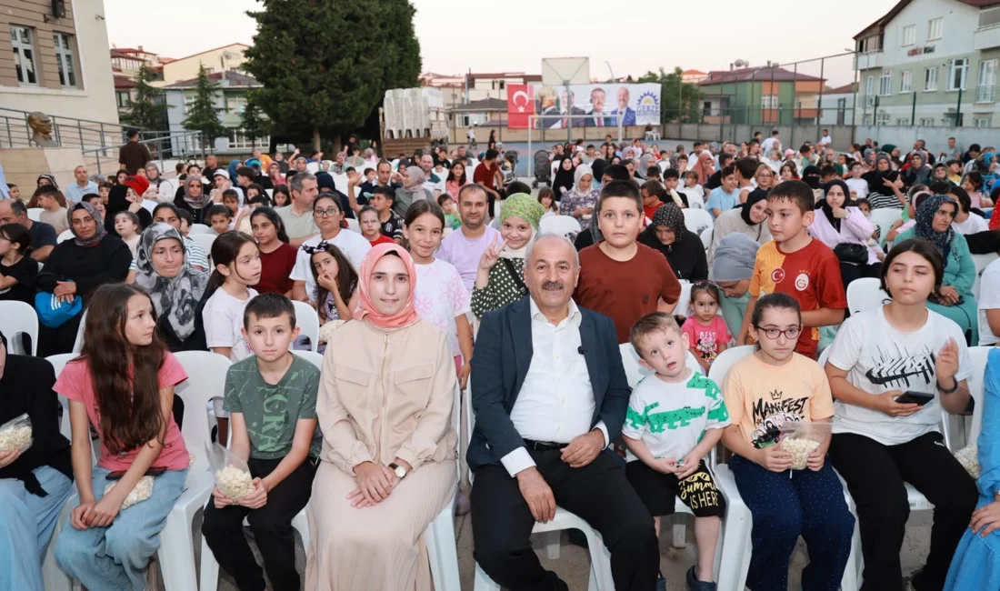Gebze Belediyesi'nin, yaz akşamlarını renklendiren Mahallemde Sinema Var etkinliği, Beylikbağı