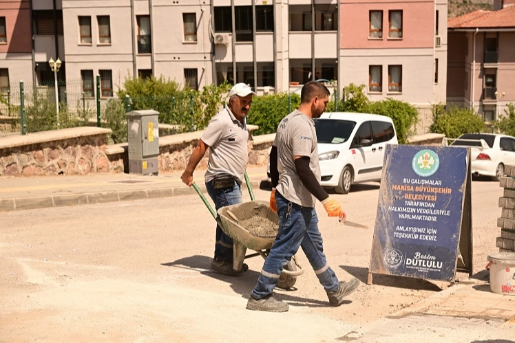 Manisa Büyükşehir Belediyesi, Yunusemre ilçesi Akgedik Mahallesi’nde altyapı kuruluşlarının çalışmaları