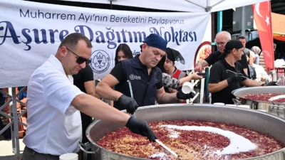 Manisa Büyükşehir Belediyesi, Muharrem Ayı dolayısıyla il genelinde sürdürdüğü aşure