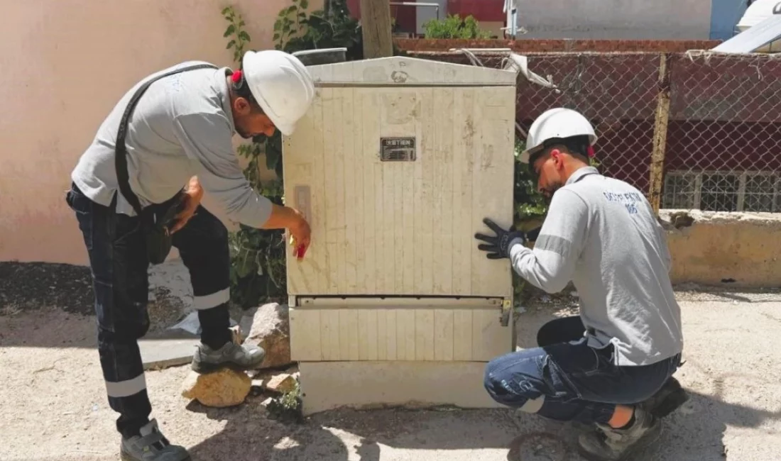 Mardin’de Dicle Elektrik’e ait olan elektrik panolarından yaklaşık 2 binine