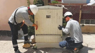 Mardin’de Dicle Elektrik’e ait olan elektrik panolarından yaklaşık 2 binine