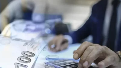 Milli Eğitim Bakanlığı’nda görev yapan ve daha önce öğretmenlik hizmeti