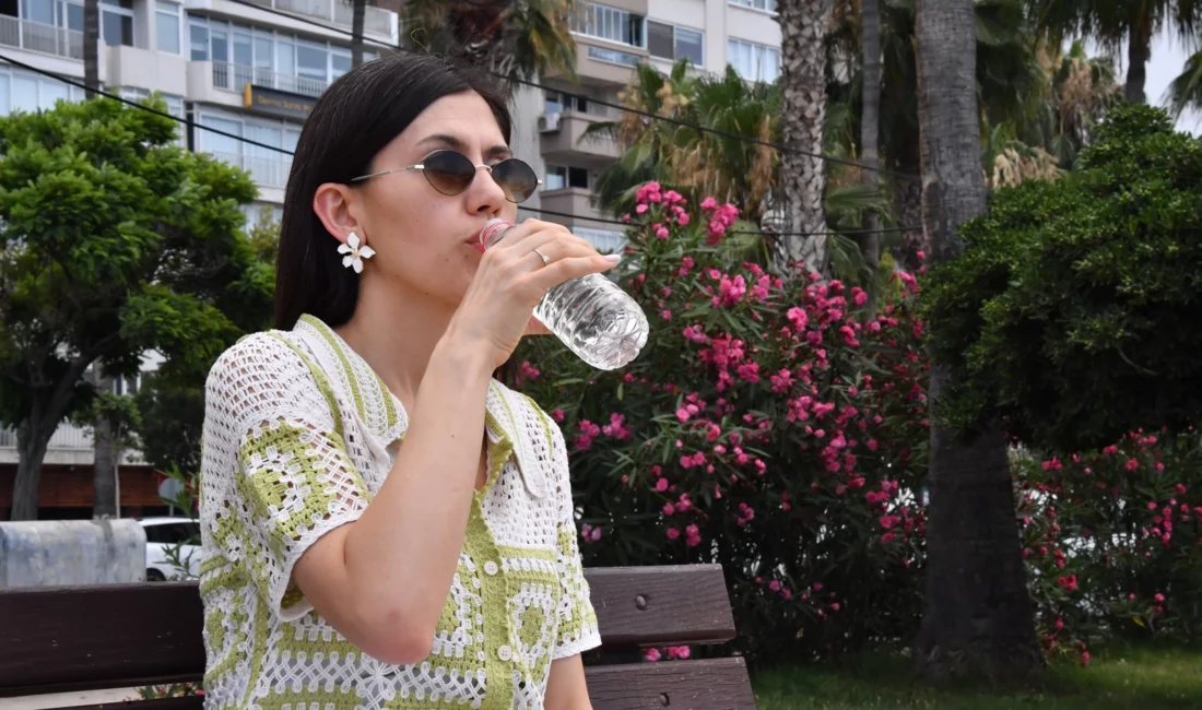 Mersin Büyükşehir Belediyesi Sağlık İşleri Dairesi, artan sıcaklıklar nedeniyle yurttaşları