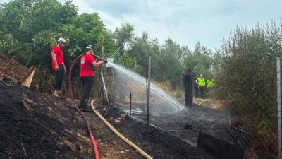 Bursa'nın Mudanya ilçesi Göynüklü Mahallesi’nde çıkan yangın, belediye ekipleri ile