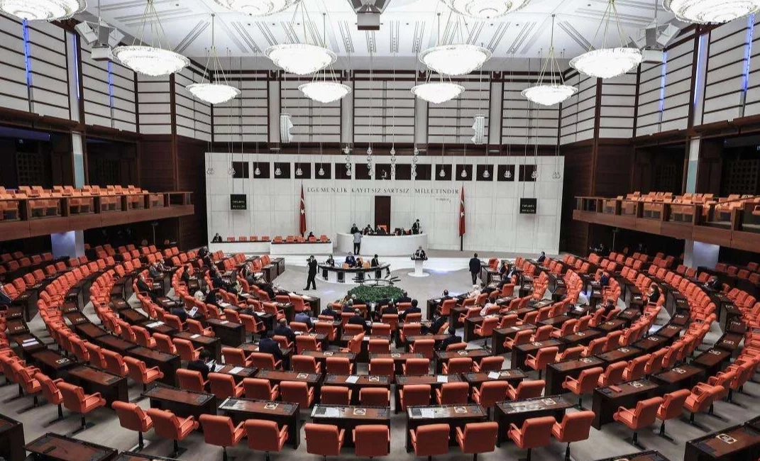 Türkiye Büyük Millet Meclisi (TBMM) kayıtlarında yapılan güncellemeyle YENİ Parti,