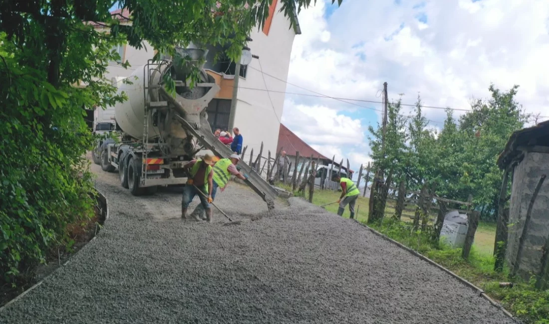 Ordu Büyükşehir Belediyesi, İkizce Bolluk Mahallesi’nde başlattığı beton yol çalışmasıyla