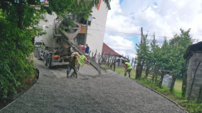Ordu Büyükşehir Belediyesi, İkizce Bolluk Mahallesi’nde başlattığı beton yol çalışmasıyla