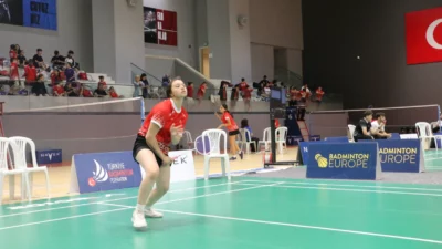 Güçlü altyapısıyla Türk badmintonuna değer katan Osmangazi Belediyespor, yetiştirdiği sporcu