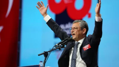 Özgür Özel'in sosyal medya hesabından yapılan paylaşımda, YENİ Parti'nin kuruluşuna