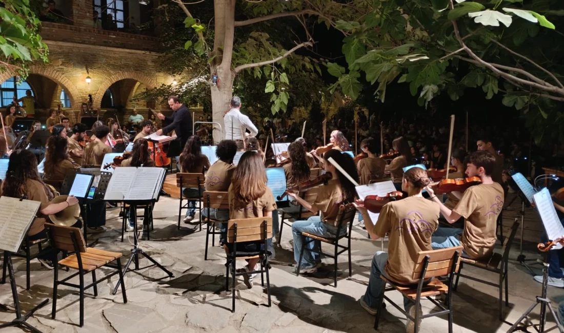 İzmir Büyükşehir Belediyesi'nin desteği ile düzenlenen Stoa Orkestra Kampı, Ahmed