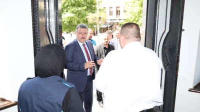 Trabzon Büyükşehir Belediye Başkanı Ahmet Metin Genç, Meydan'da hayata geçirilen