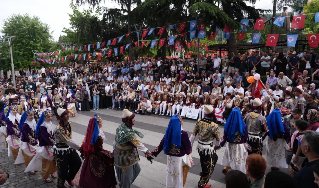 Trabzon Büyükşehir Belediyesi’nin ev sahipliğinde düzenlenen 4. Uluslararası Trabzon Horon