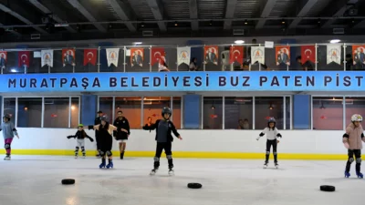 Antalya’da hissedilen sıcaklığın 44 dereceye ulaştığı günlerde, Muratpaşa Belediyesi’nin doğal