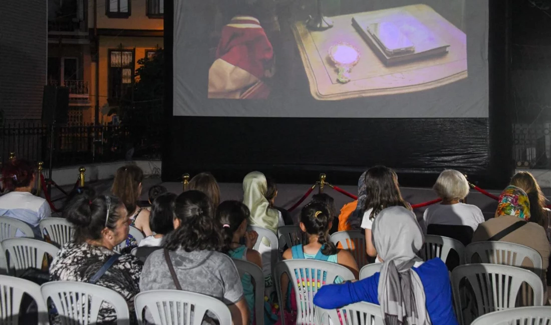 Osmangazi Belediyesi’nin “Osmangazi’de Yaz Film Gösterimleri” kapsamında Bursa Erkek Lisesi