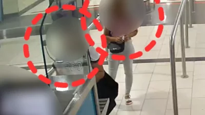 Antalya’nın Muratpaşa ilçesinde tramvayda bir yolcunun cüzdanının yankesicilik yöntemiyle çalınmasına