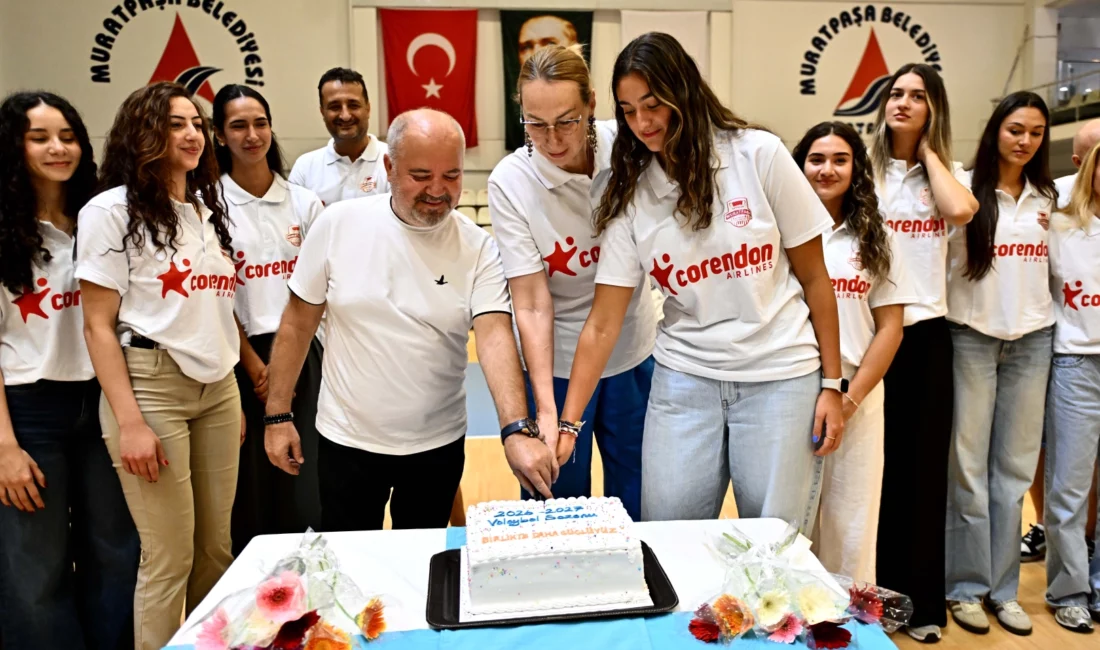 Arabica Coffee House Kadınlar 1. Ligi’nde mücadele eden Muratpaşa Belediyesi