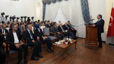 Milli Eğitim Bakanı Yusuf Tekin, “Dijital Vatan Akademisi”nin açılış dersini