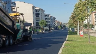 Balıkesir Büyükşehir Belediye Başkanı Ahmet Akın’ın başlattığı asfalt seferberliği kapsamında