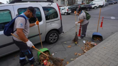 Beylikdüzü Belediyesi, rutin temizlik hizmetlerinin yanı sıra yaz dönemine özel