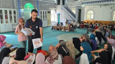 Bursa'da Yıldırım Belediyesi, yaz döneminde Kur'an kurslarına devam eden öğrencilere