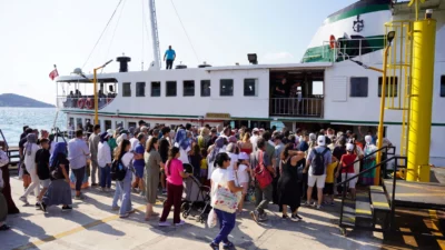 Kocaeli Büyükşehir Belediyesi’nin yaz sezonu boyunca düzenlediği “Büyükada’ya Yolculuk” seferleri