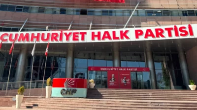 CHP Sözcüsü Müslim Sarı, belediye başkanlarına yönelik 'transfer' söylemlerine tepki