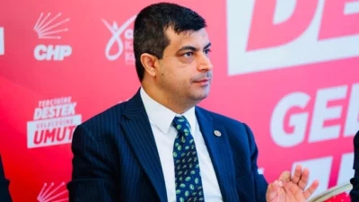 CHP Genel Başkan Yardımcısı Deniz Demir, basın toplantısında başka partileri