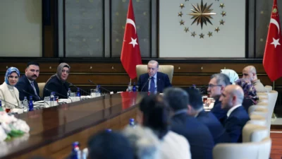 Cumhurbaşkanı Recep Tayyip Erdoğan, şehit yakınları ve gazilerle Cumhurbaşkanlığı Külliyesi’nde