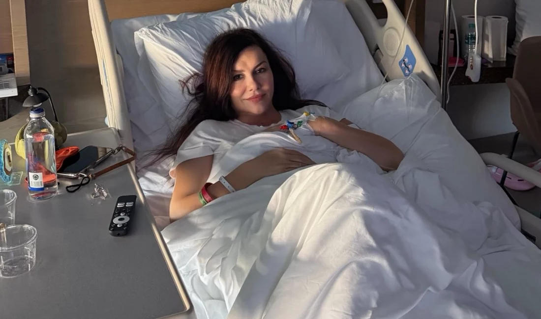 Şarkıcı Deniz Seki, geçirdiği ameliyatın ardından hastaneden sevenlerine seslendi. Ağrılarının