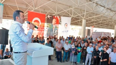 Denizli Büyükşehir Belediye Başkanı Bülent Nuri Çavuşoğlu, Çameli ilçesinde gerçekleştirilen