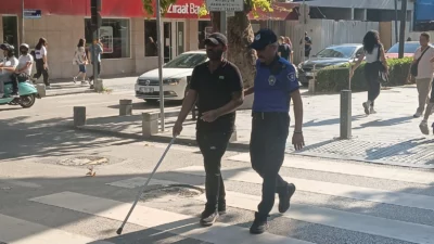 Kocaeli Büyükşehir Belediyesi Zabıta Dairesi Başkanlığı ekipleri, İzmit Cumhuriyet Bulvarı