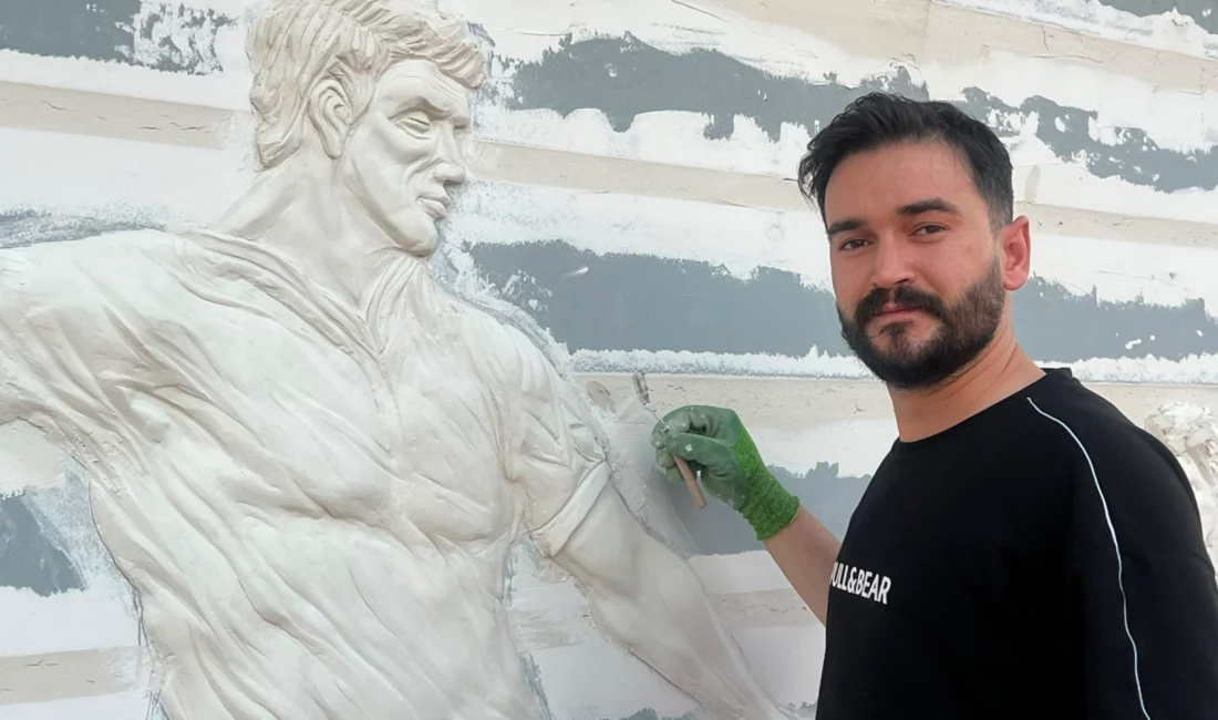 Heykel ve rölyef sanatçısı Berat Çelik, özgün tasarımlarıyla iş yerleri,