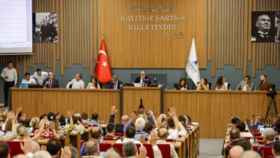 İzmir Büyükşehir Belediyesi Başkan Vekili Dr. Zafer Levent Yıldır, ağustos