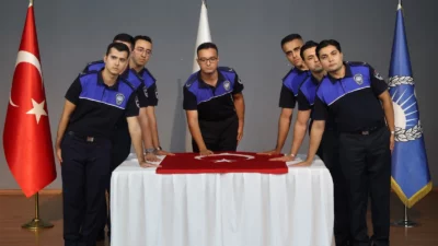 İzmir'de Karabağlar Belediyesi Zabıta Müdürlüğü'nde aday memur olarak görev yapan