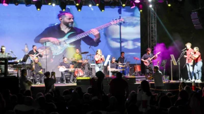 Konya'da Selçuklu Belediyesi Sanat Akademisi 2000’ler Türkçe Pop Konseri ile