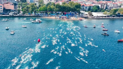 Kocaeli Büyükşehir Belediyesi’nin ev sahipliğinde düzenlenen “Ulusal Açık Su Yüzme