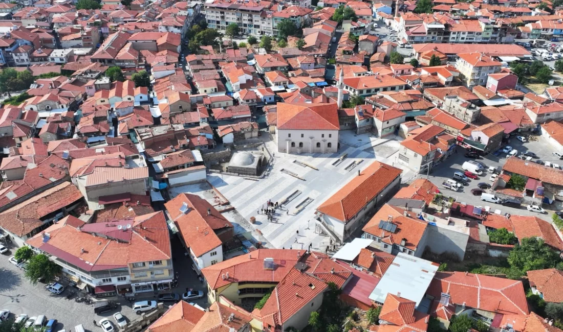 Manisa Büyükşehir Belediye Başkanı Besim Dutlulu, Kula Eski Pazar Yeri’ni