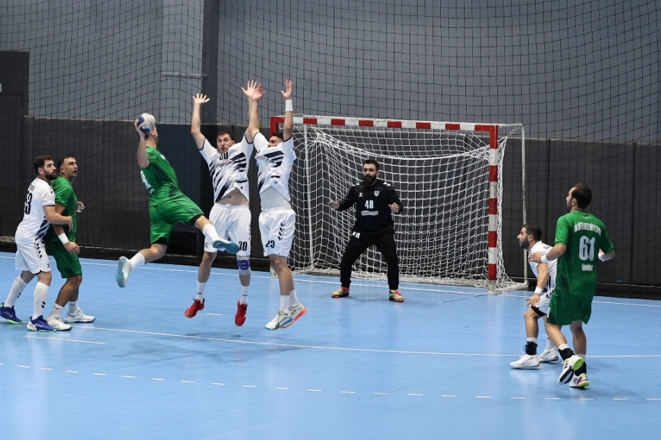 Nilüfer Belediyespor Kulübü Erkek Hentbol Takımı, ligin ilk haftasında sahasında